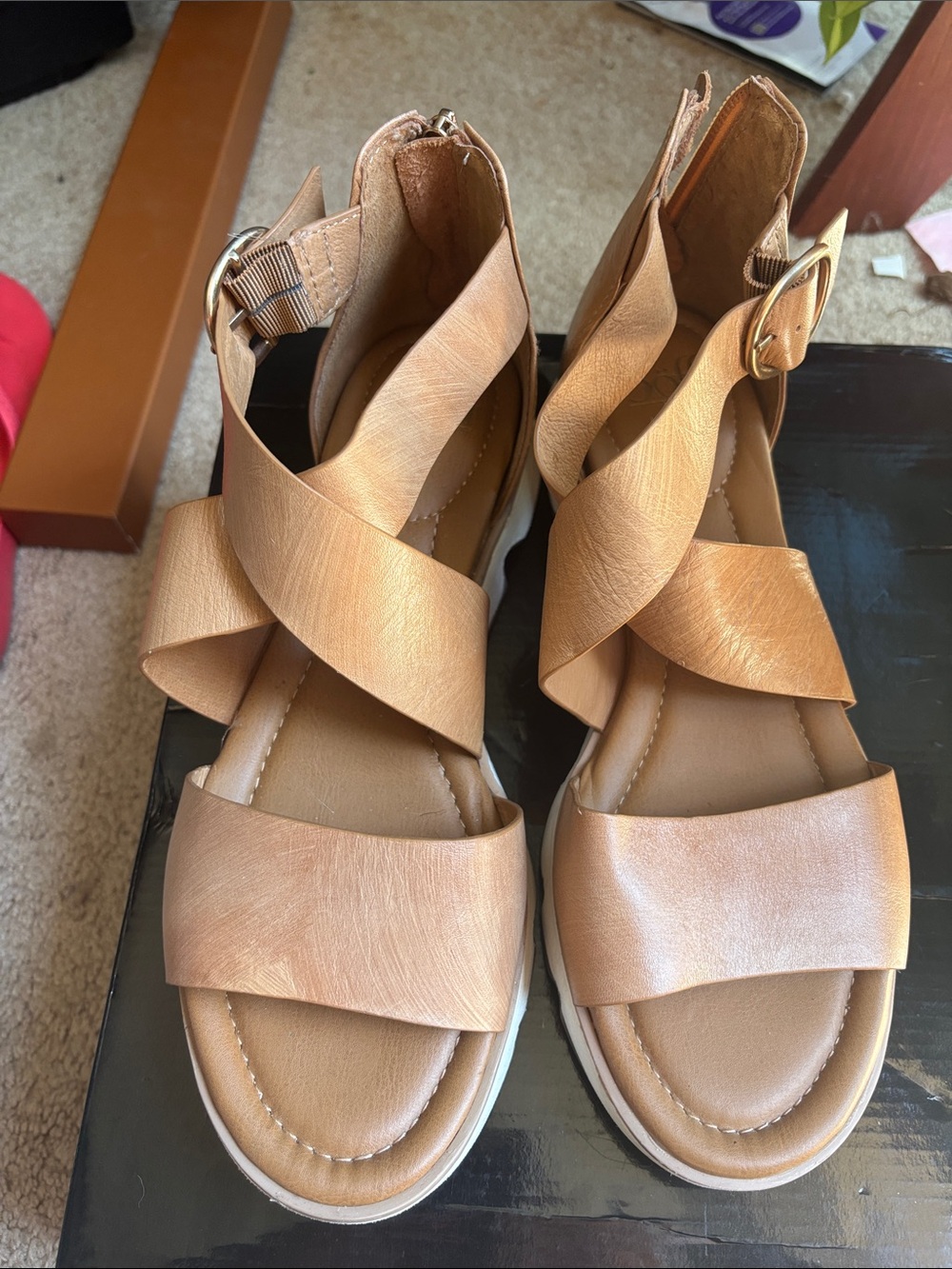 Sofft Women’s Tan Strappy Platform Sandals